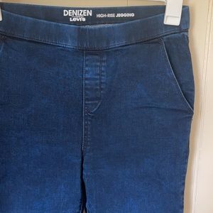 Denizen from Levi’s High-Rise Jeggings with pockets, Moto Jeggings Size 4